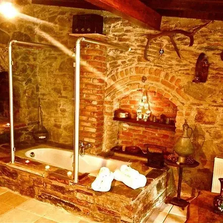 Stonehouse Byipek Selçuk