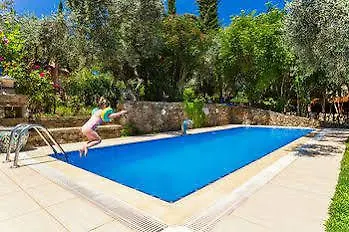 Stonehouse Byipek