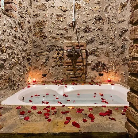 Hotel Stonehouse Byipek *