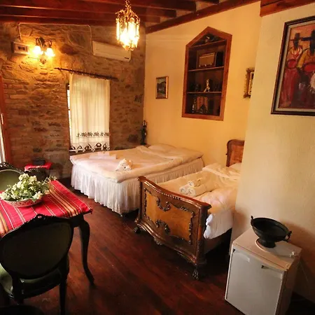 Stonehouse Byipek