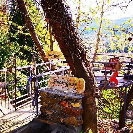 Stonehouse Byipek Σελτσούκ