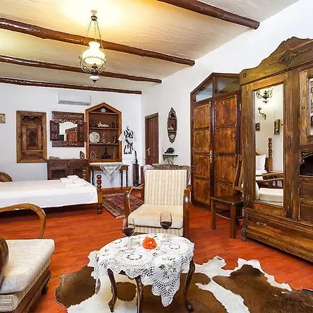 Stonehouse Byipek Ξενοδοχείο