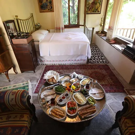 Stonehouse Byipek Hotel *