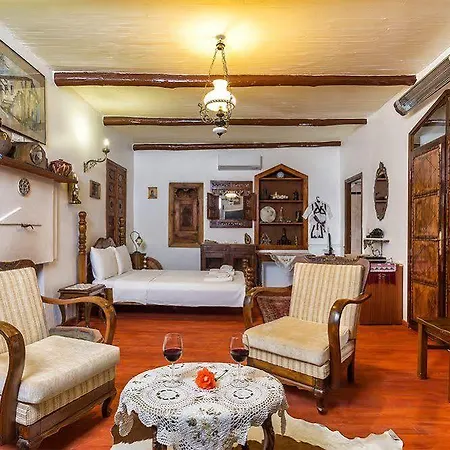 Stonehouse Byipek Hotel
