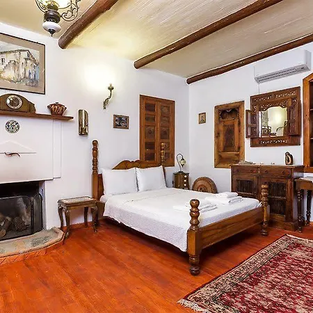 Stonehouse Byipek Hotel *